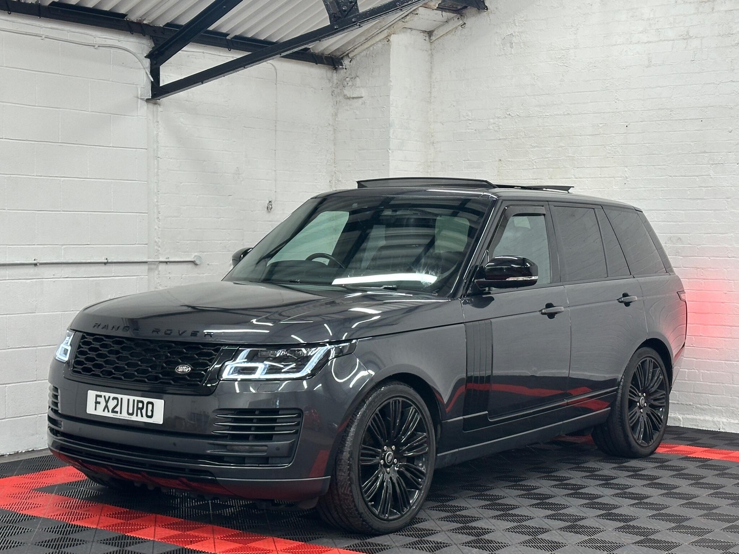 Land Rover Range Rover 2021 - Cars