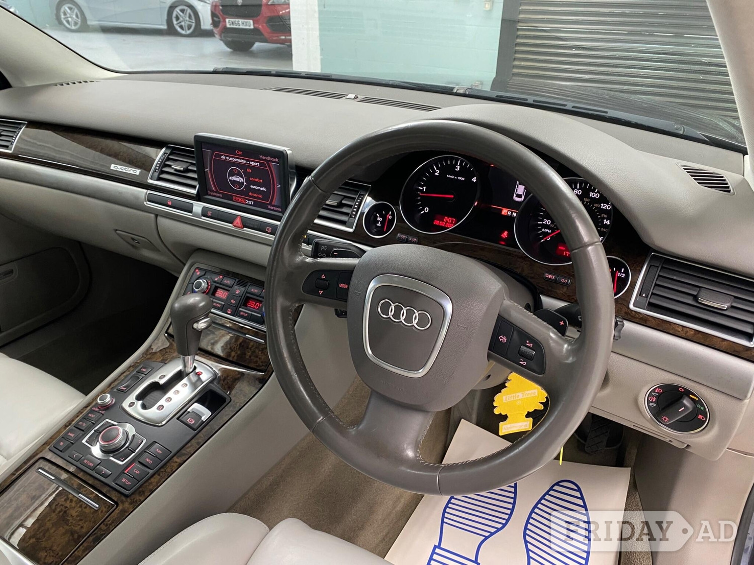 [ berth ]Audi A8
