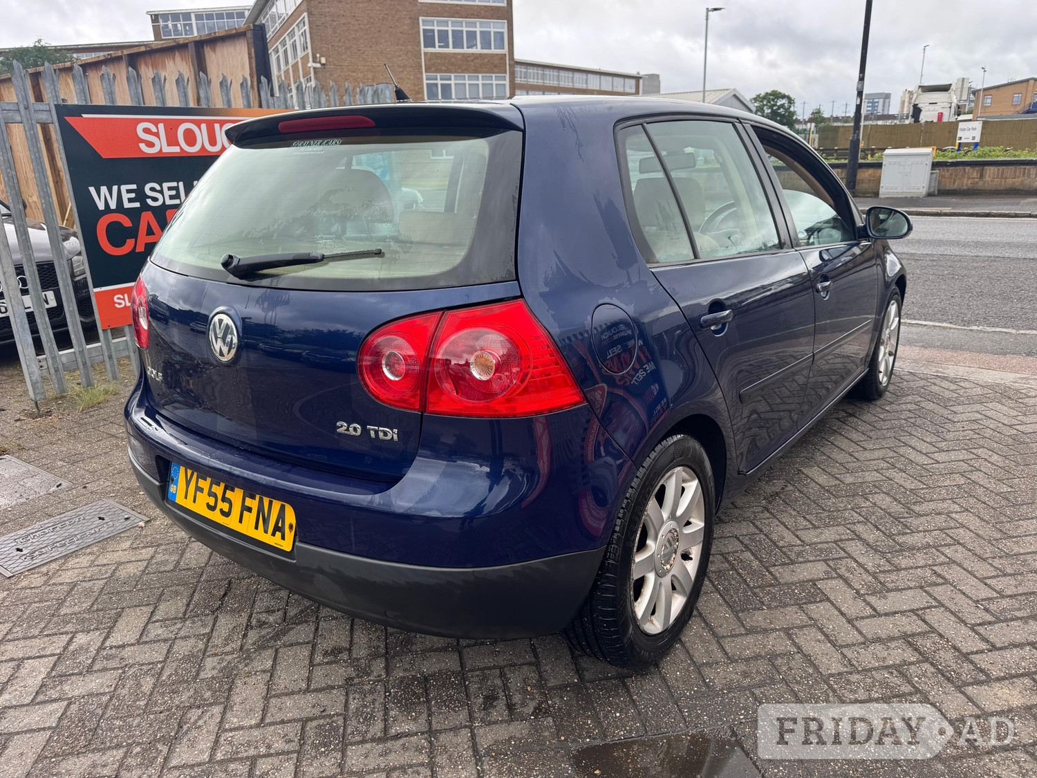 Volkswagen Golf 2005 - Cars