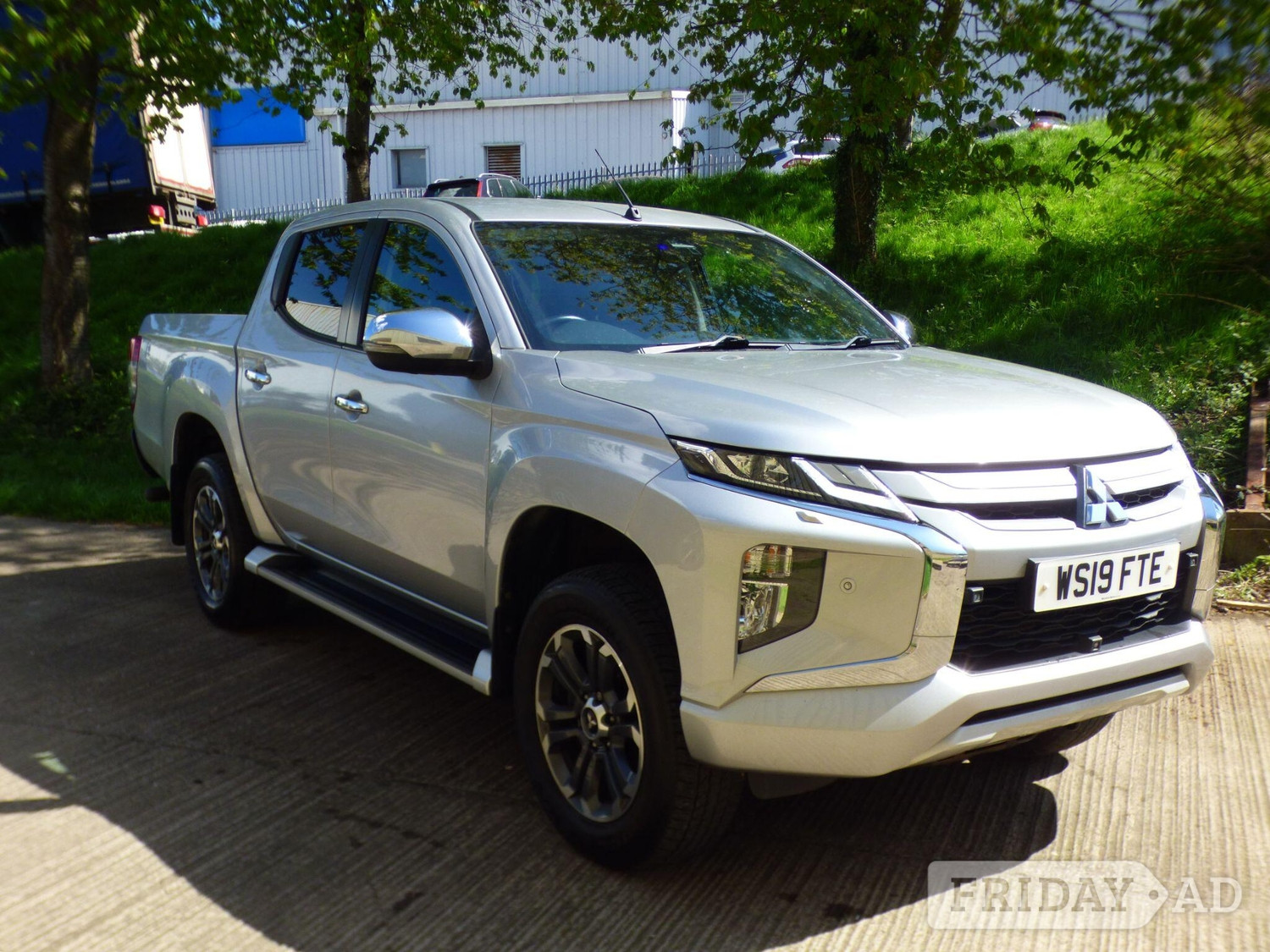 Mitsubishi L200 2019 - Vans & Commercial Vehicles in Bradford