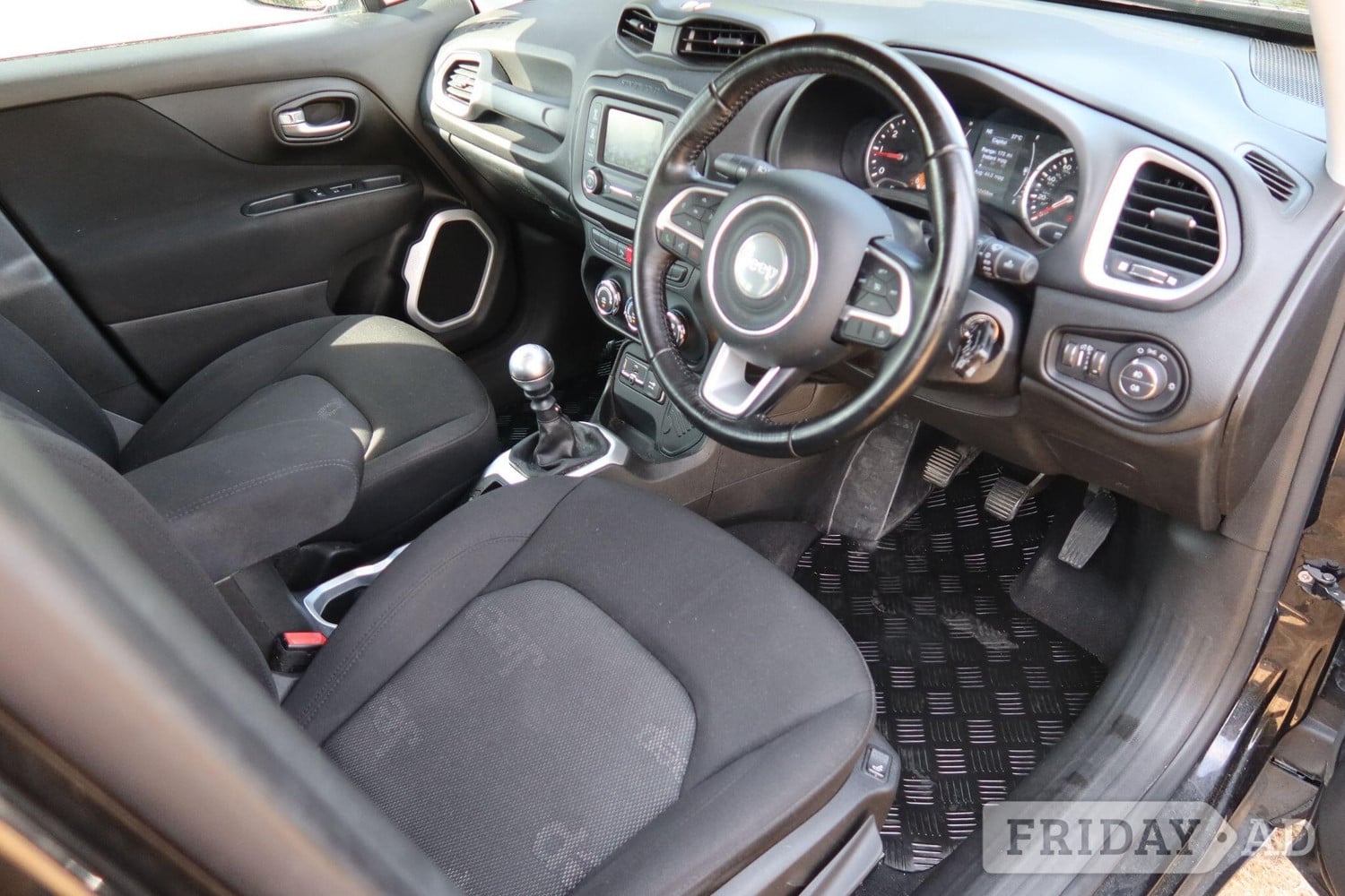 [ berth ]Jeep Renegade