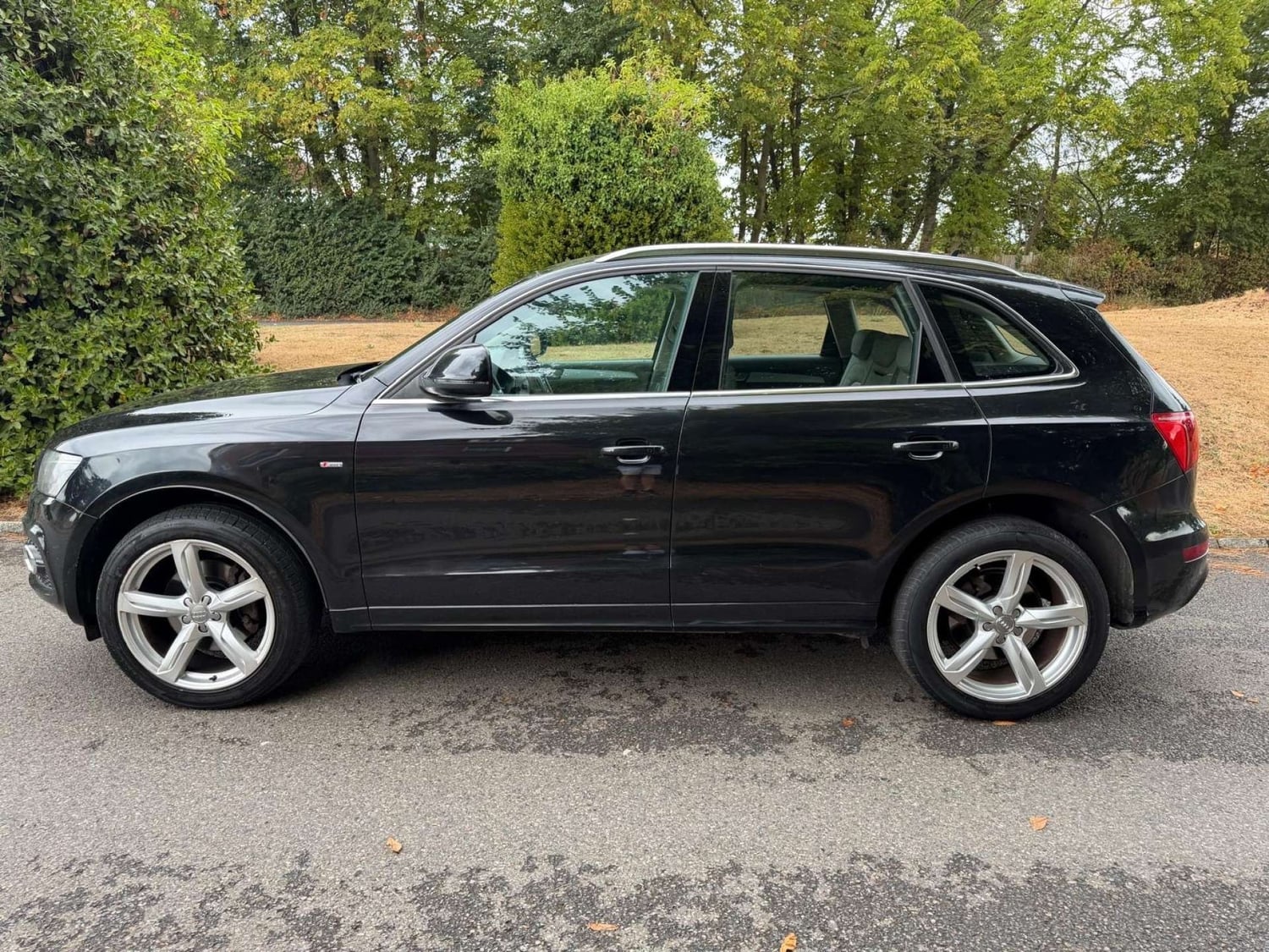 Audi Q5 2011 - Cars in Leatherhead