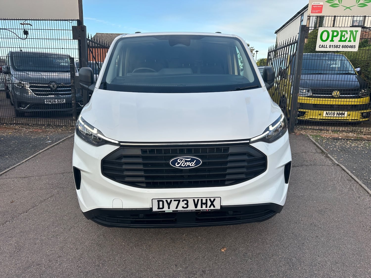 [ berth ]Ford Transit Custom