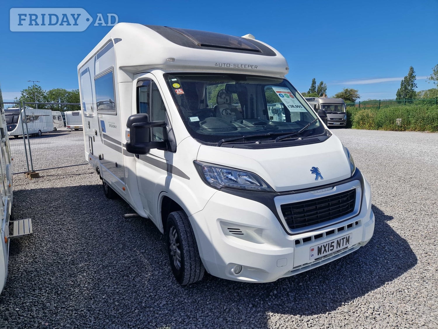 [4 berth ]Auto-Sleepers Broadway EK