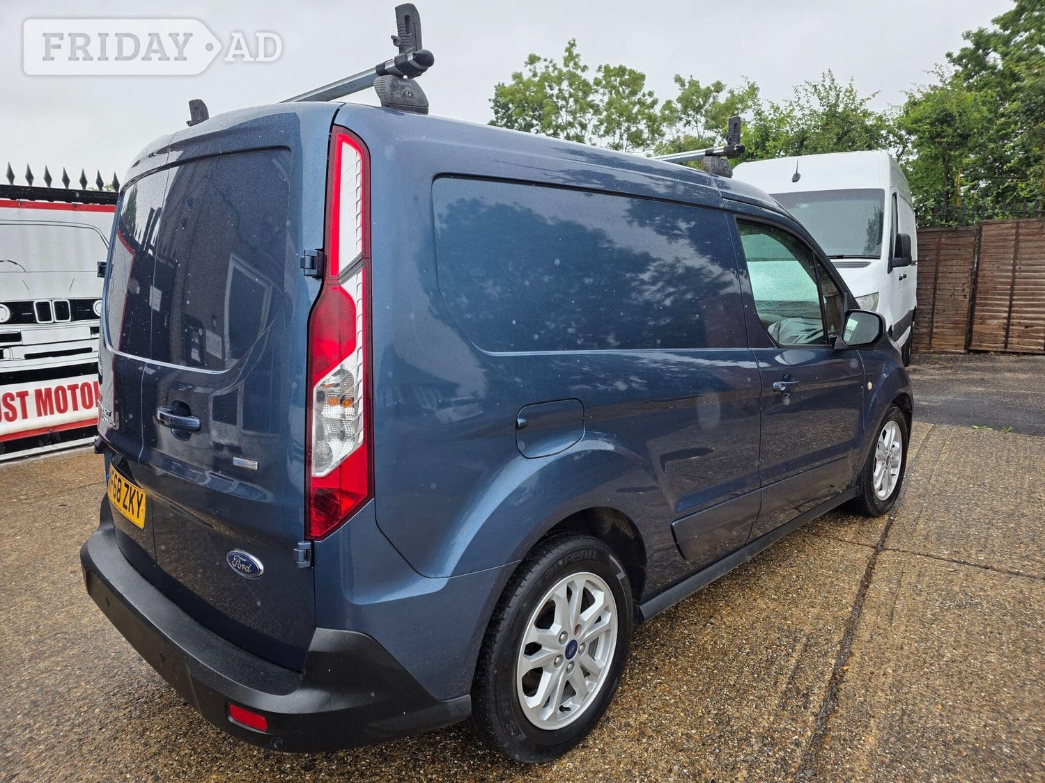 [ berth ]Ford Transit Connect