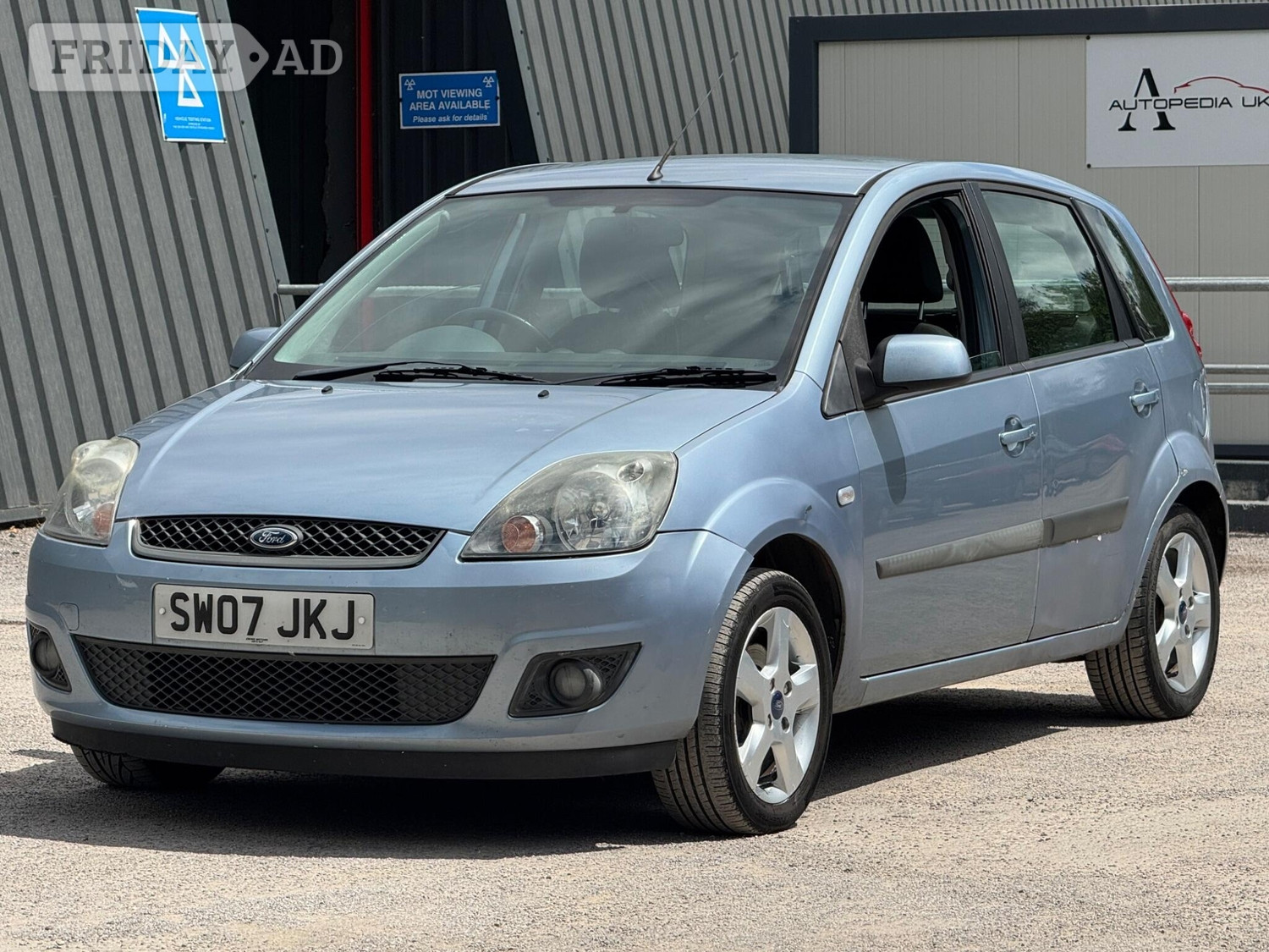[ berth ]Ford Fiesta