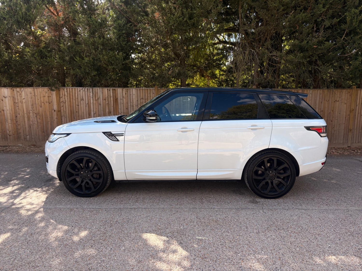 [ berth ]Land Rover Range Rover Sport