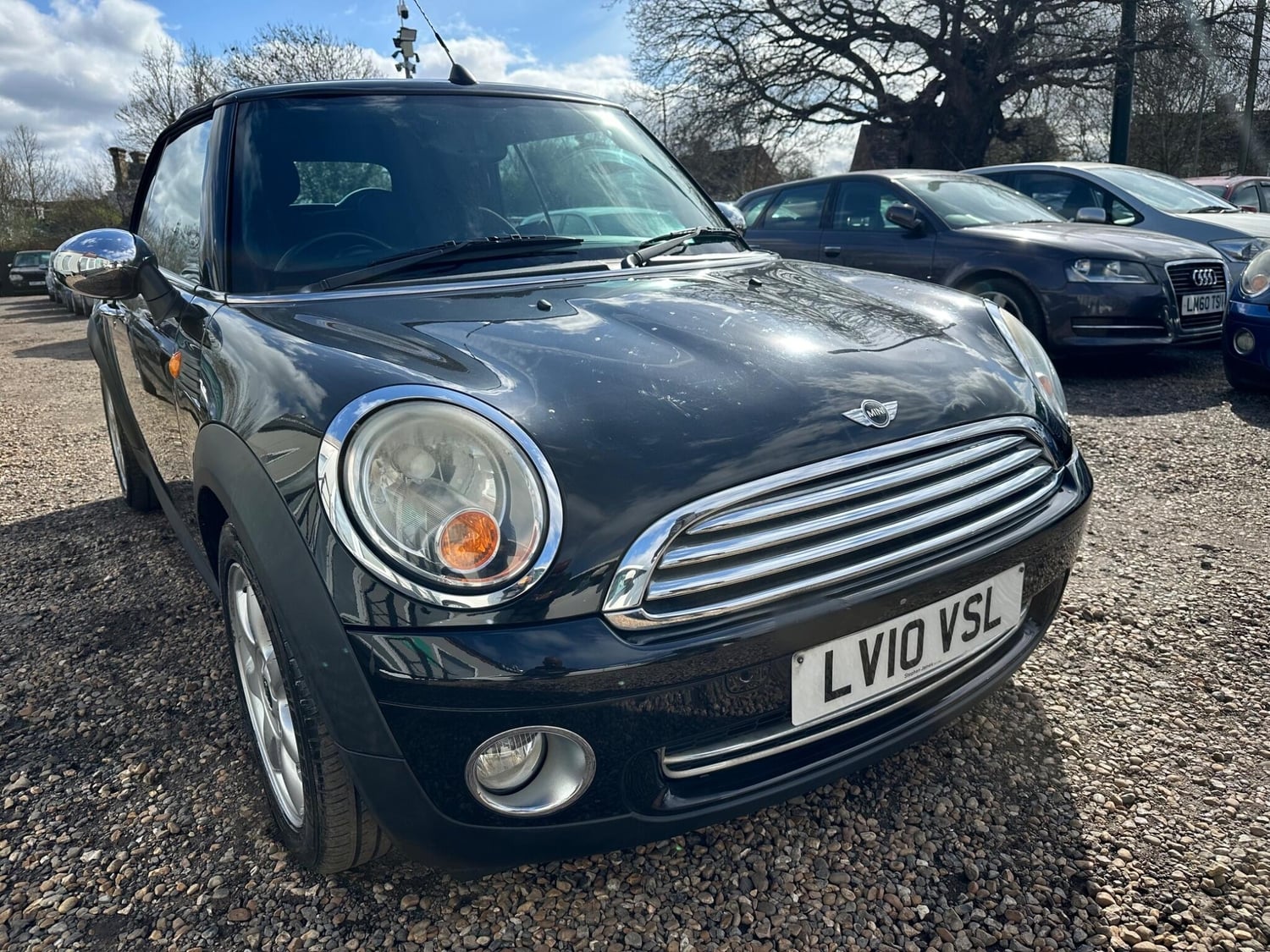 Mini Convertible 2010 - Cars