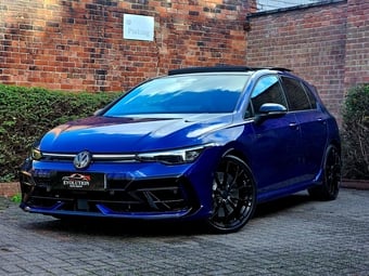 Volkswagen Golf 2025