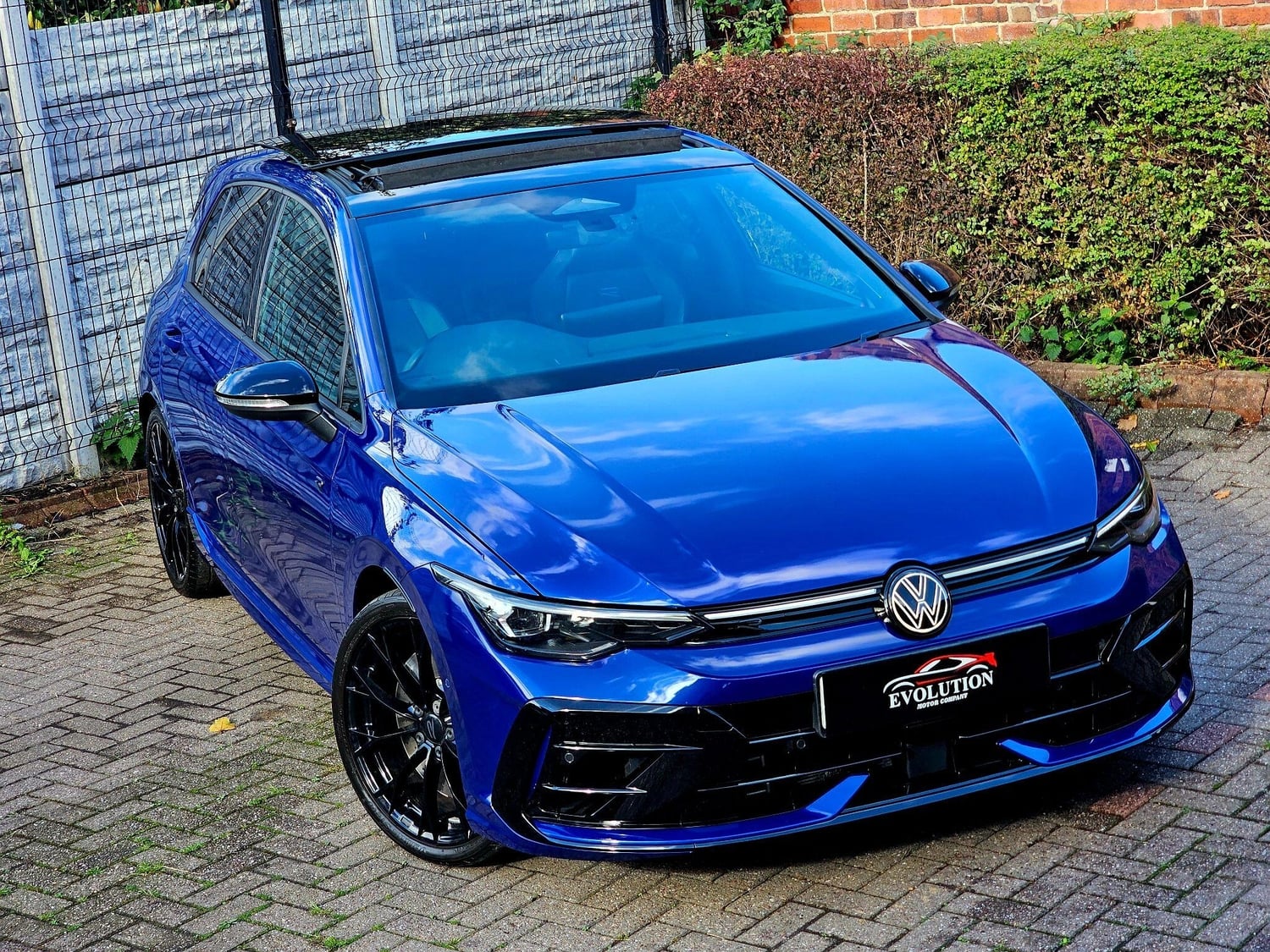 Volkswagen Golf 2025 - Cars