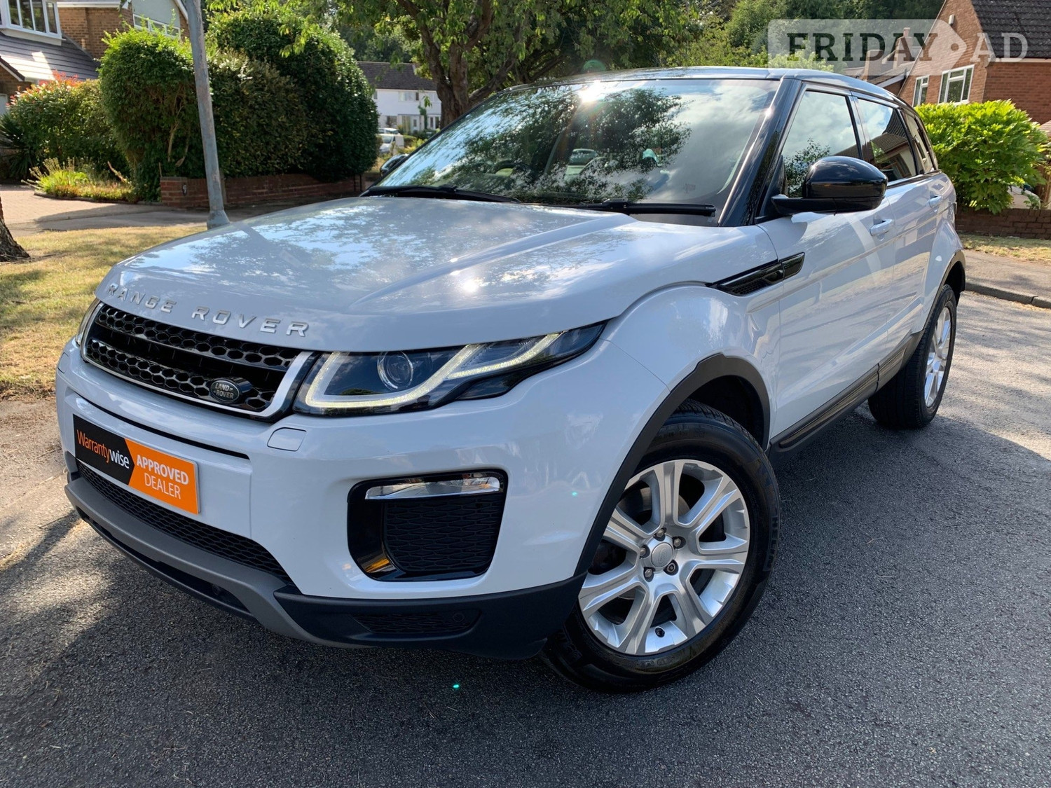 [ berth ]Land Rover Range Rover Evoque