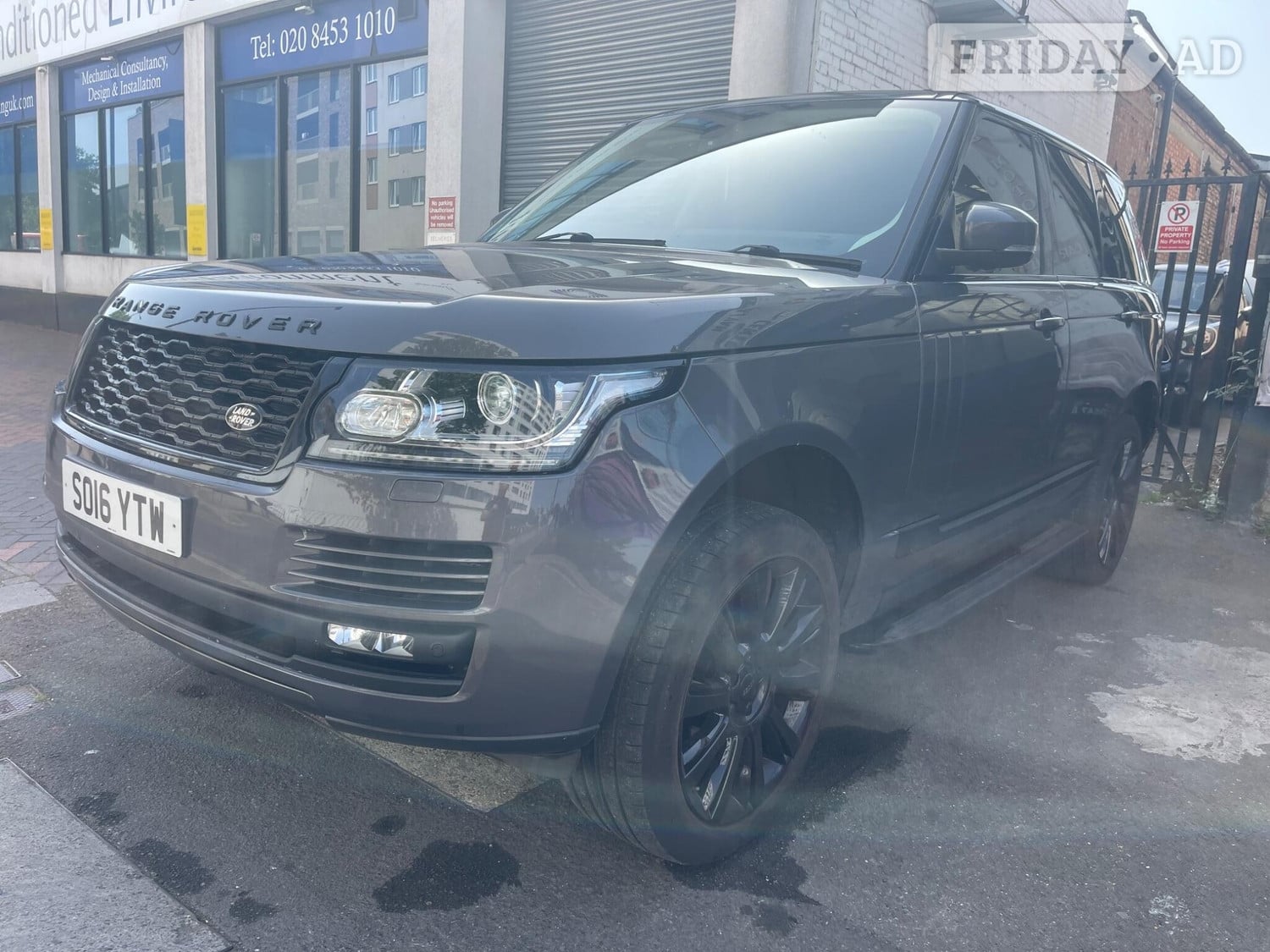 Land Rover Range Rover 2016 in Ealing