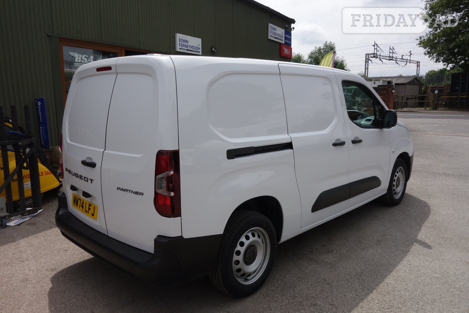 [ berth ]Peugeot Partner