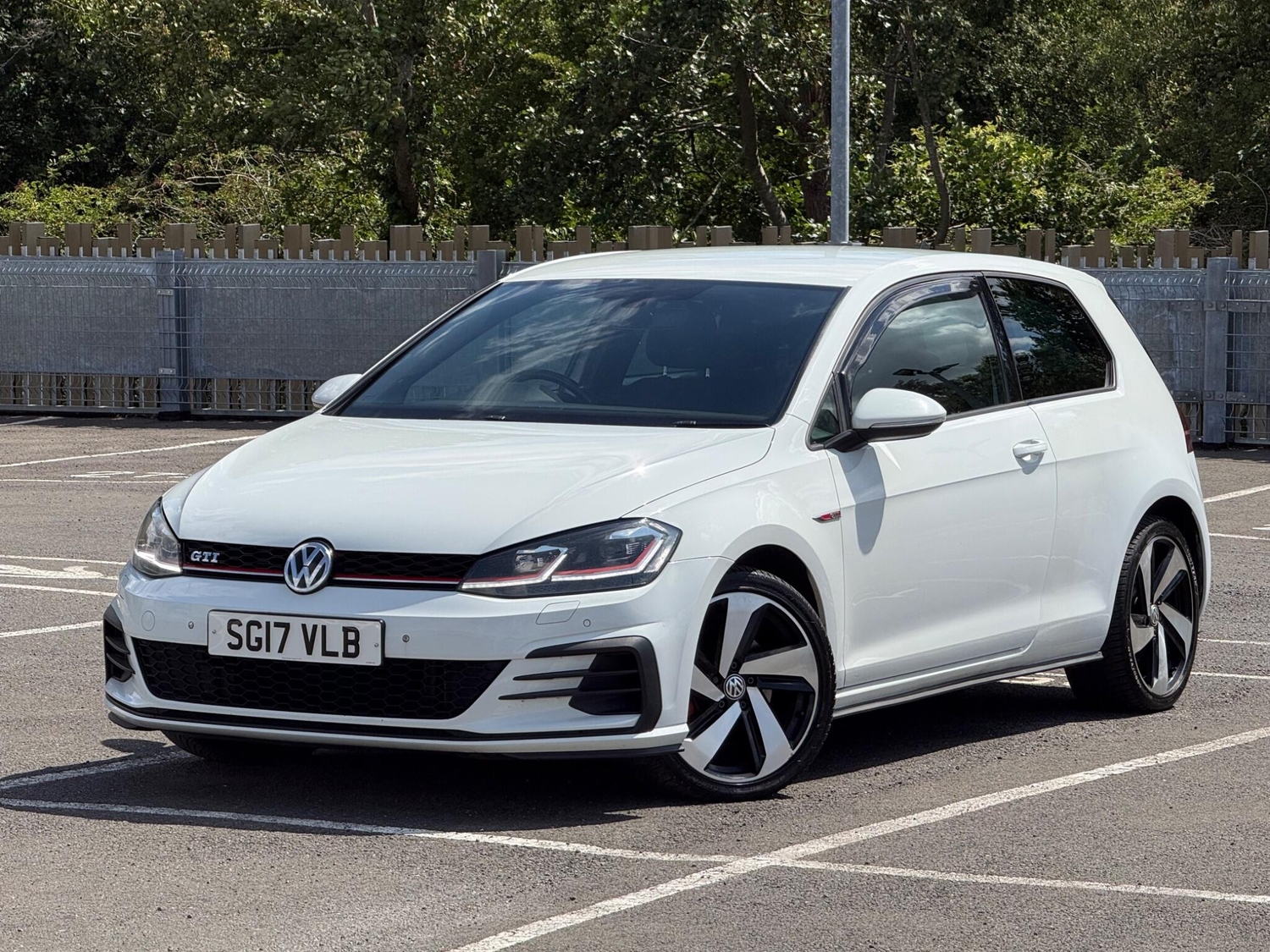 [ berth ]Volkswagen Golf