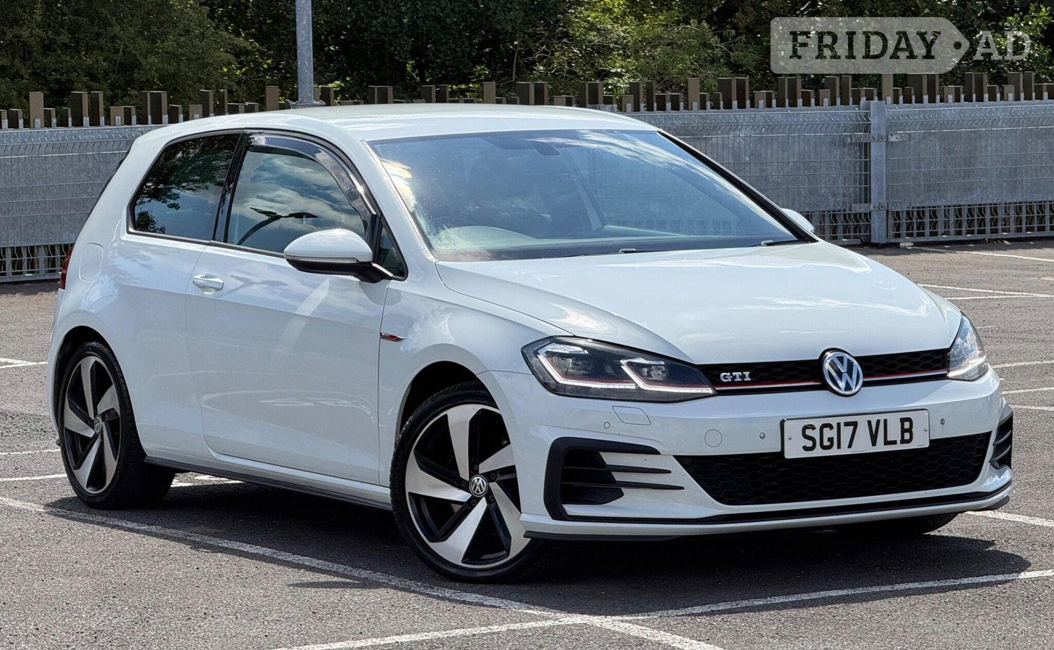 Volkswagen Golf 2017 in Slough