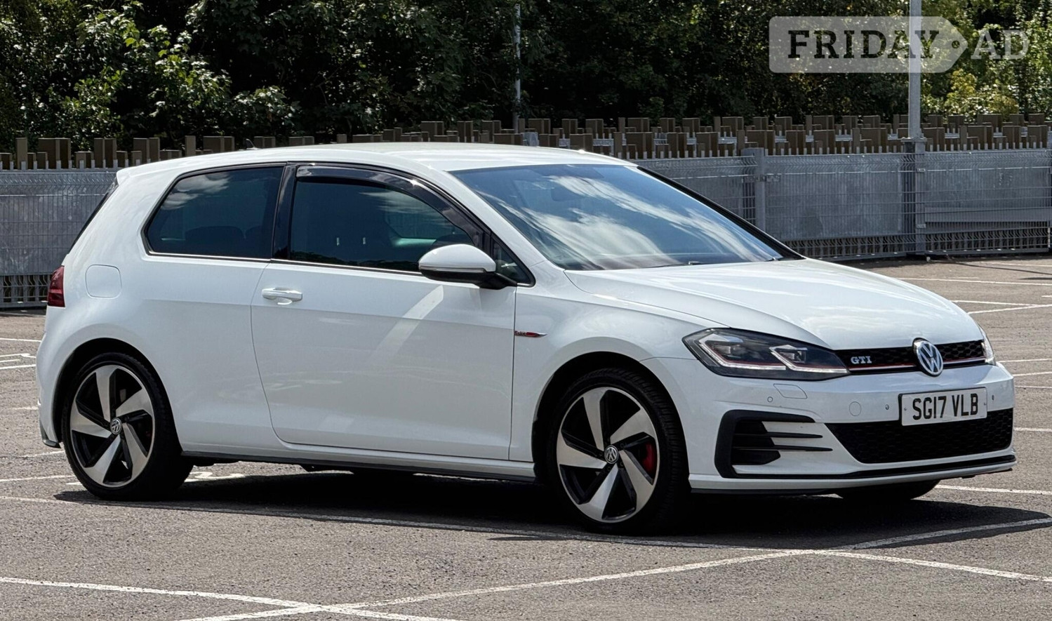 Volkswagen Golf 2017 - Cars in Slough