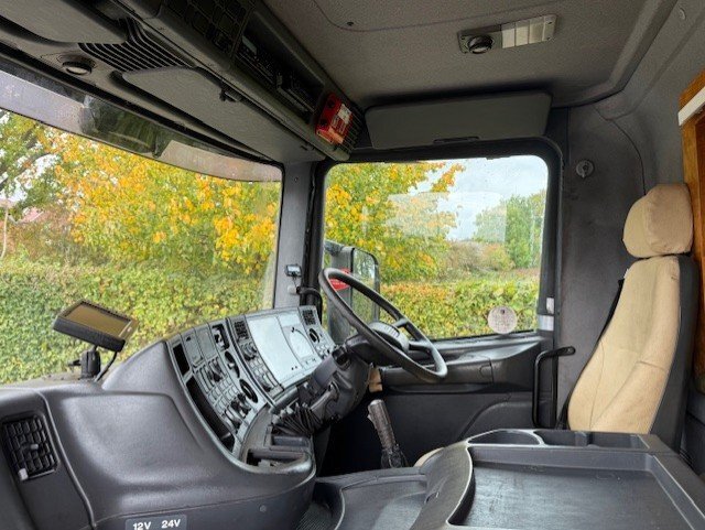 Royal Coach  Scania Horsebox - Trailers & Horseboxes