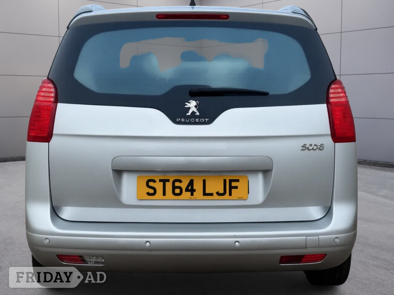 Peugeot 5008 2014 - Cars in Broxburn