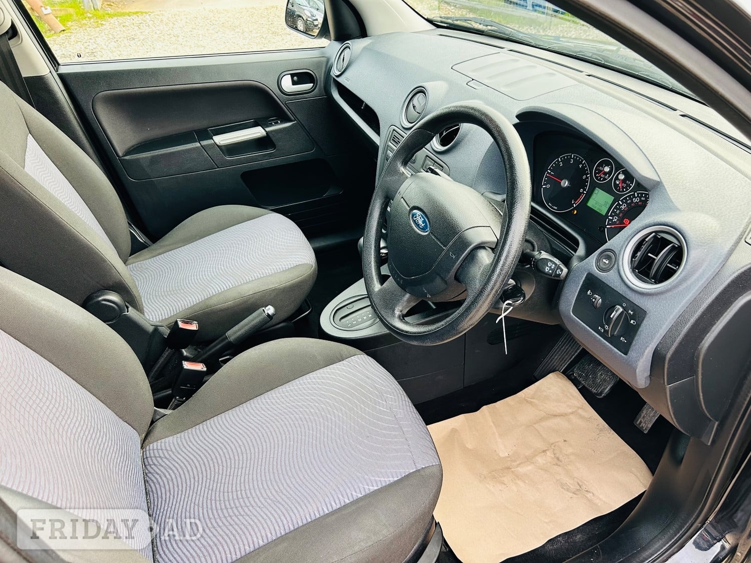 [ berth ]Ford Fusion