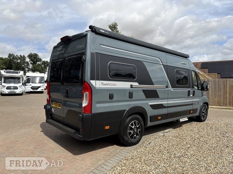 [3 berth ]Adria Twin Supreme 640 SGX