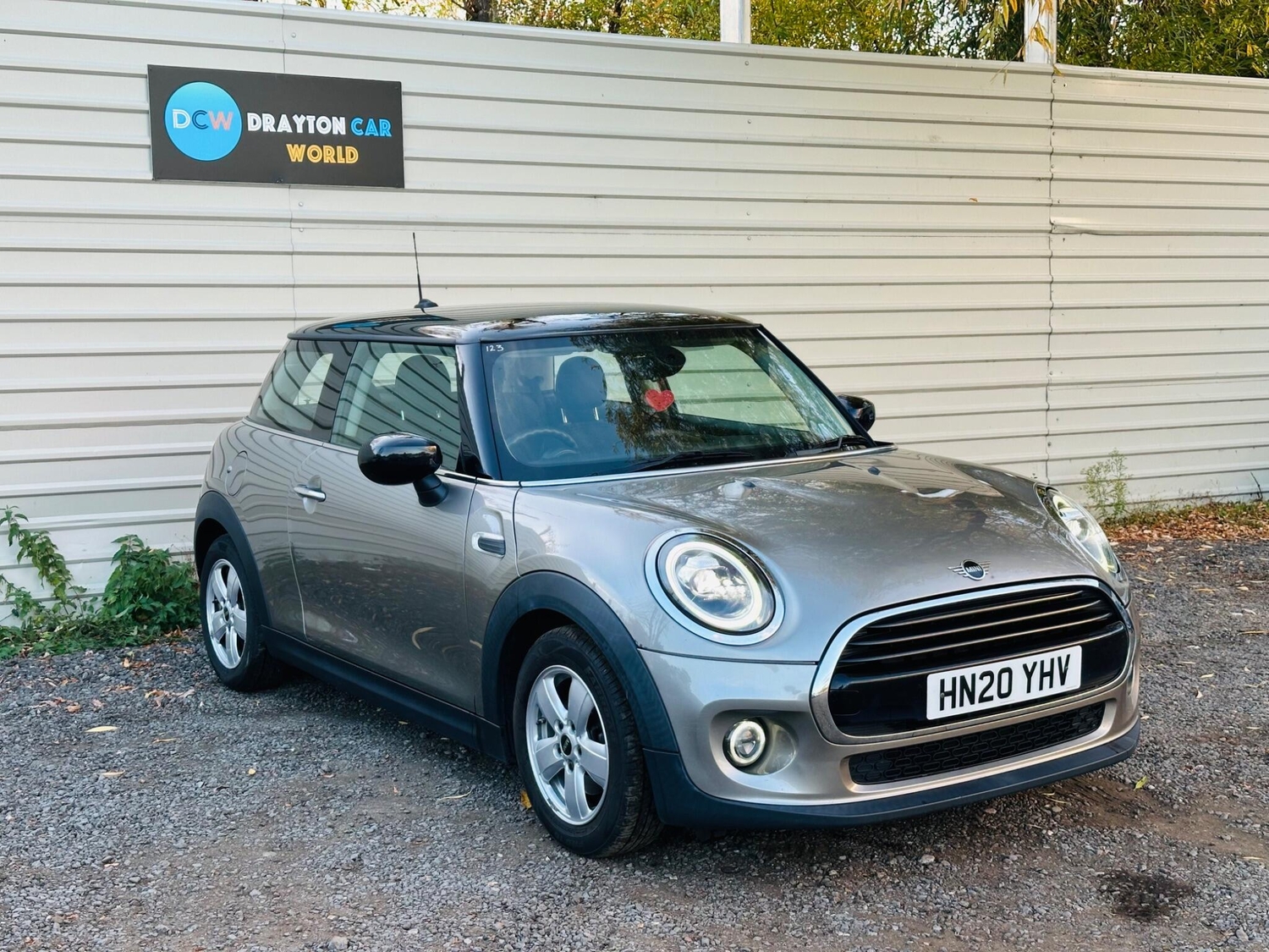 Mini Hatch 2020 - Cars in Hillingdon