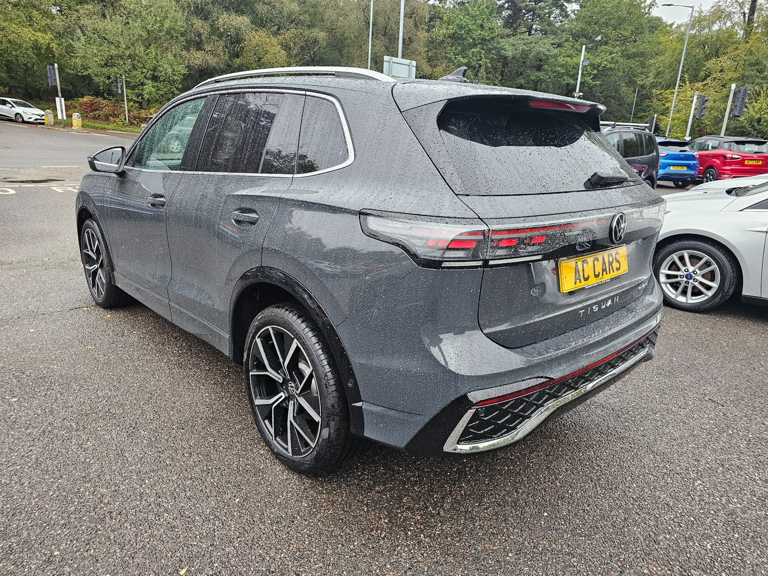 Volkswagen Tiguan 2025 - Cars