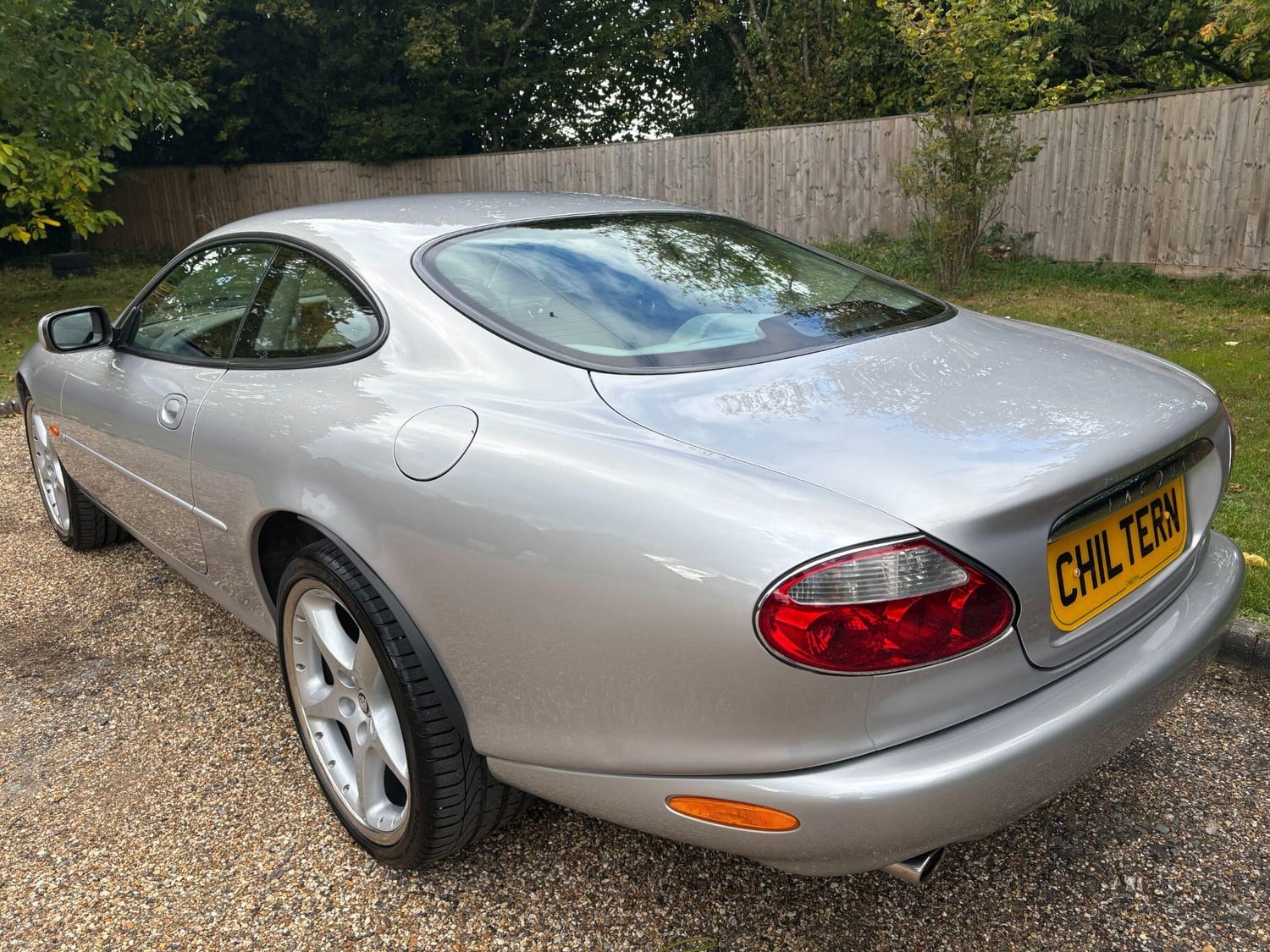 Jaguar XK8 2001 - Cars