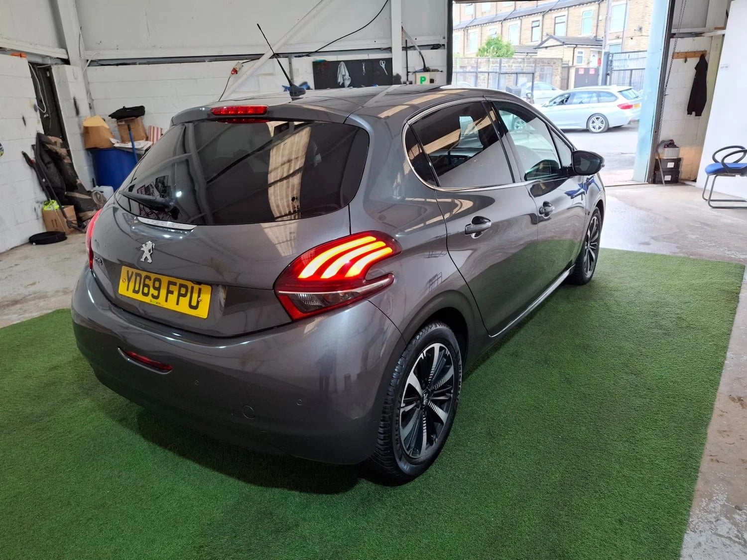 [ berth ]Peugeot 208