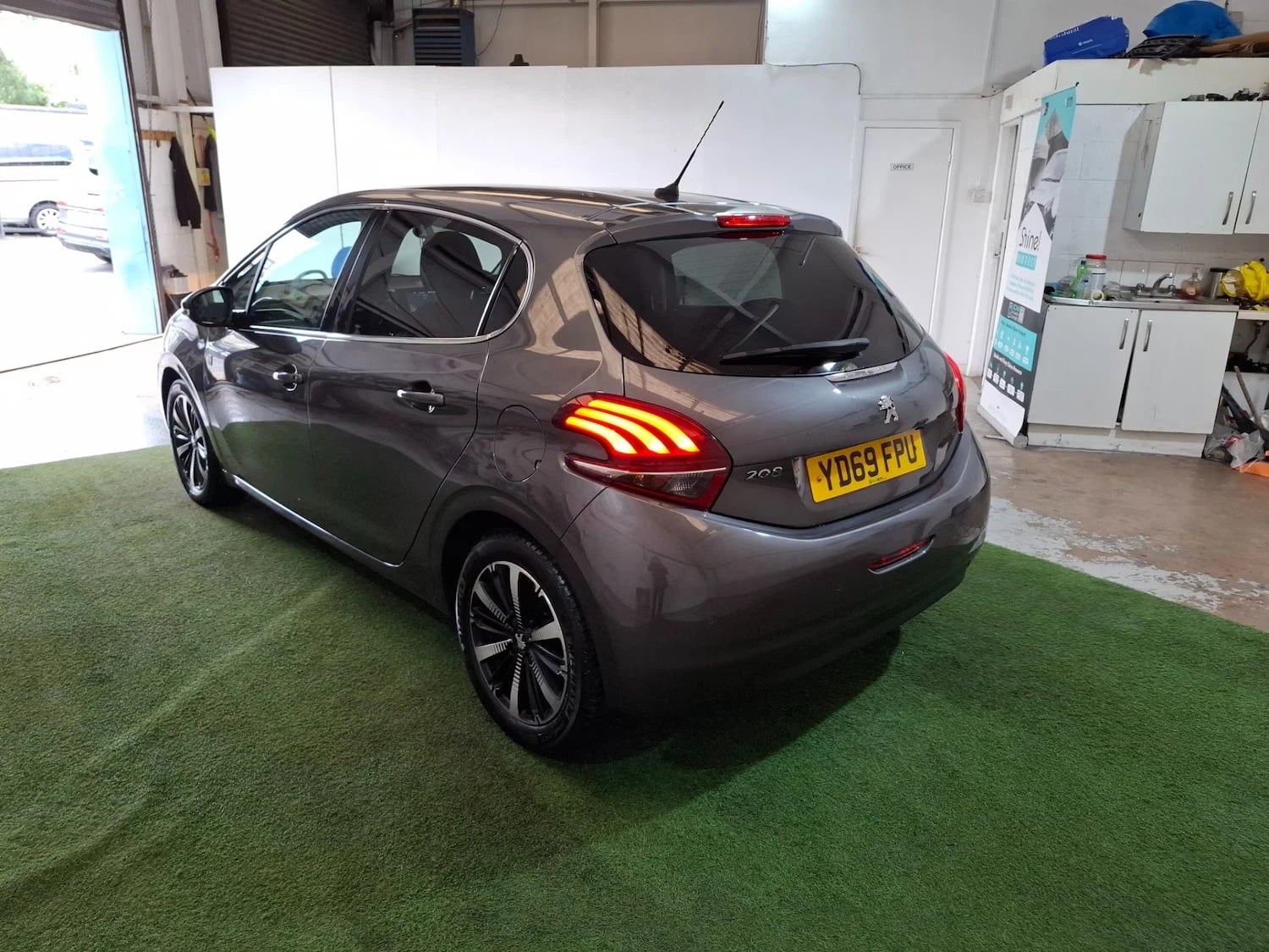 Peugeot 208 2019 - Cars in Dewsbury