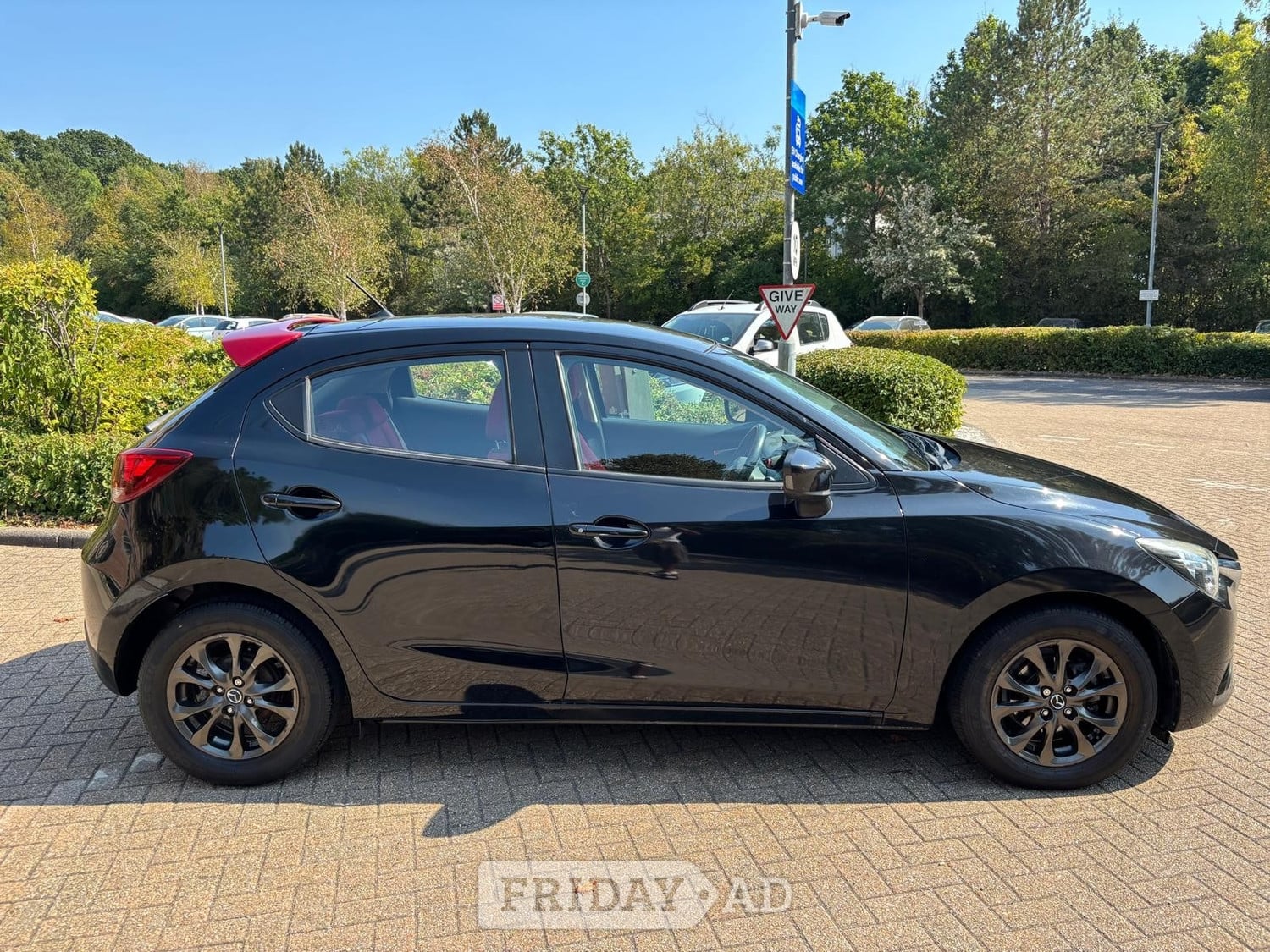 Mazda Mazda2 2016 - Cars