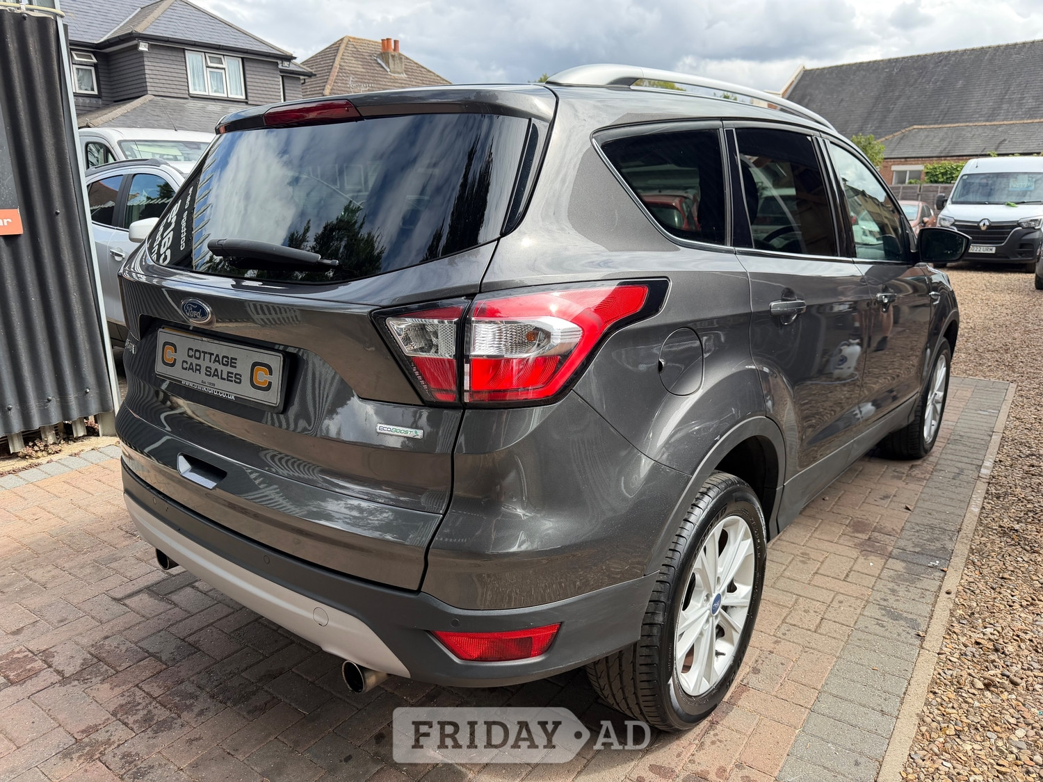 [ berth ]Ford Kuga