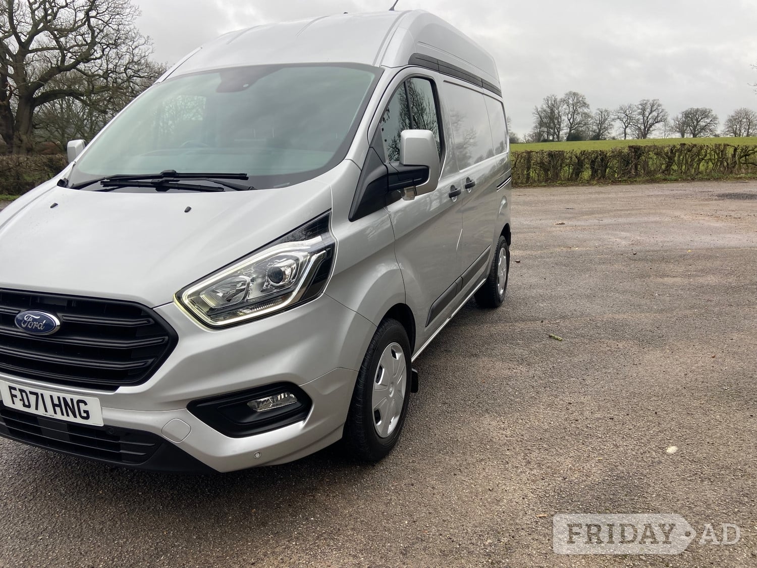 [ berth ]Ford Transit Custom