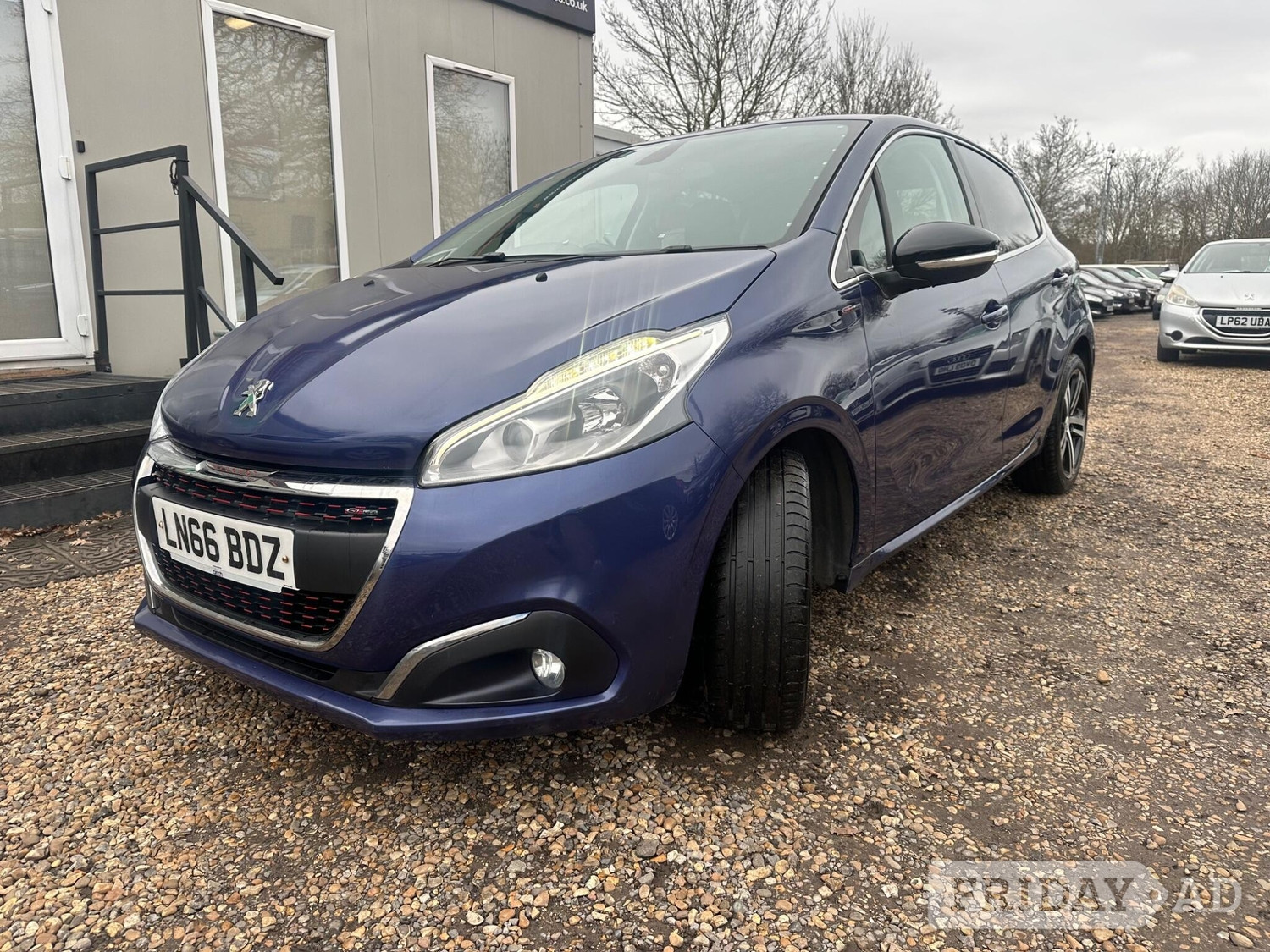 [ berth ]Peugeot 208