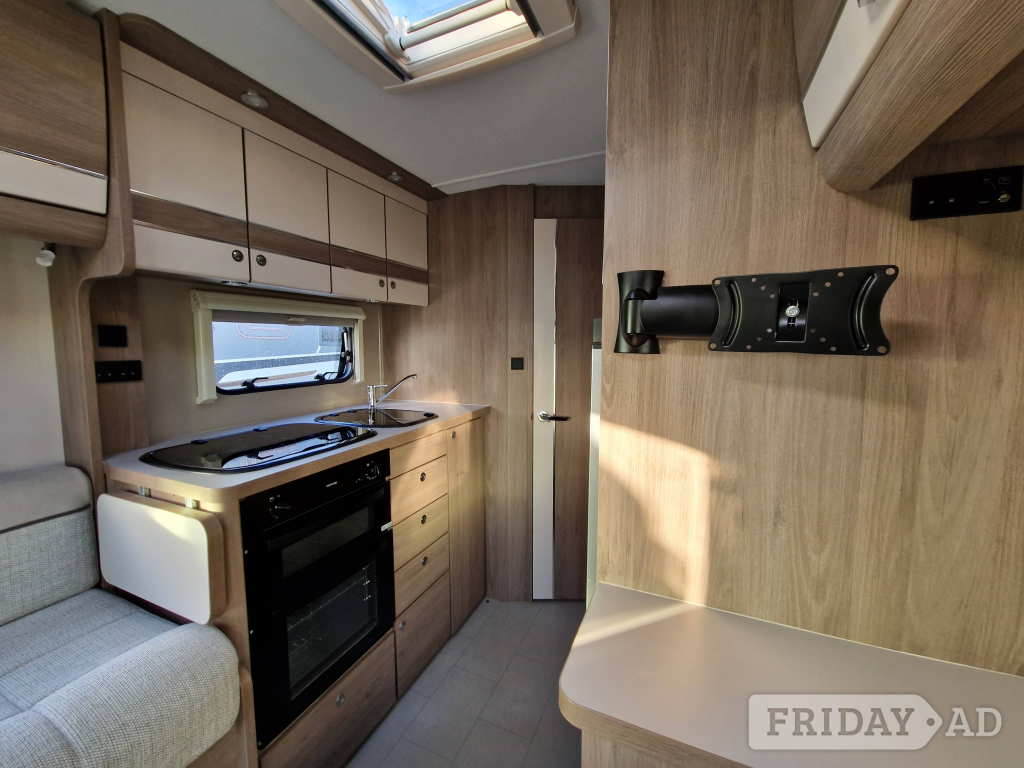 [2 berth ]Compass Avantgarde 175