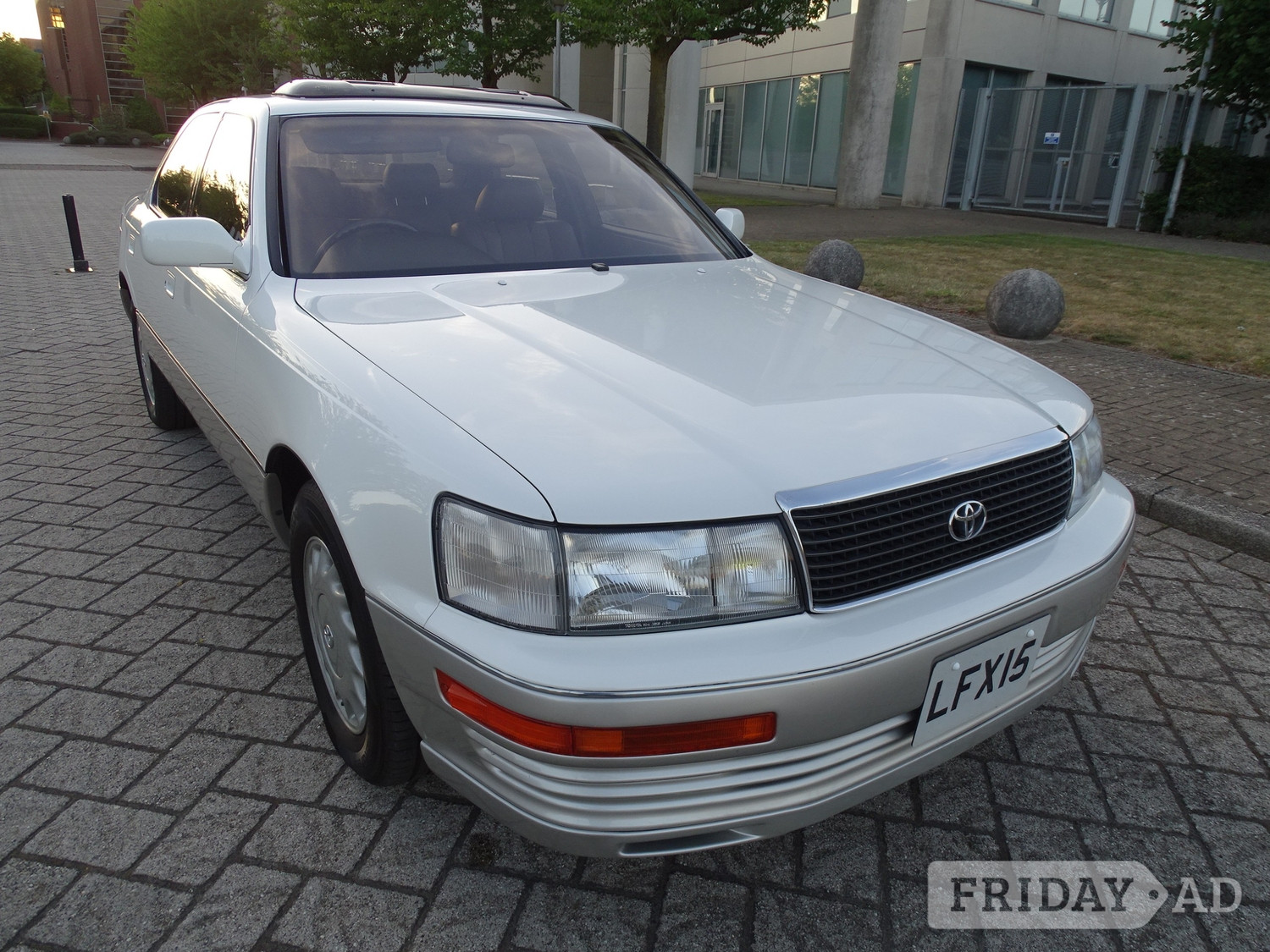 Lexus LS400 Slough