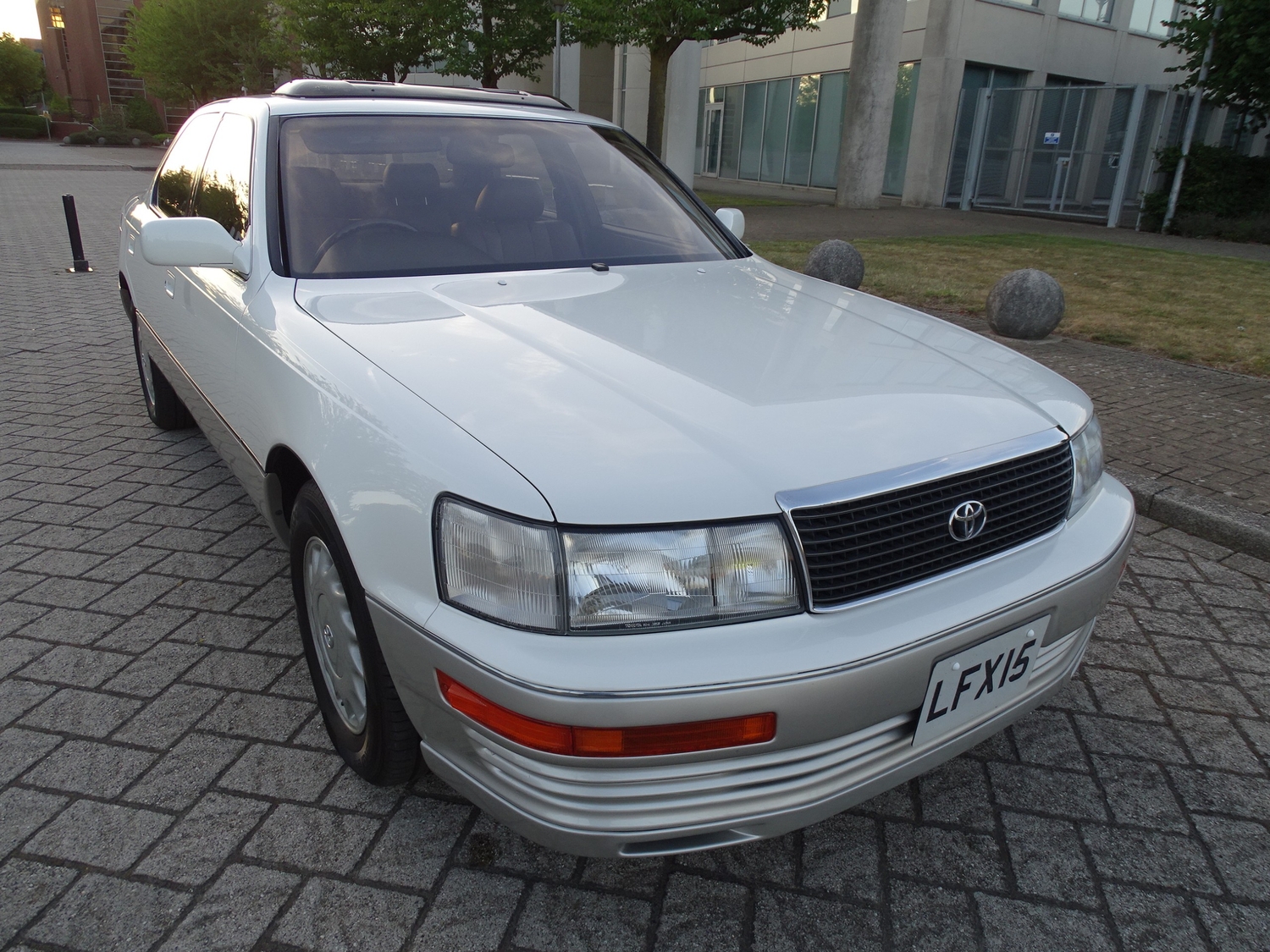 Lexus LS400 Slough