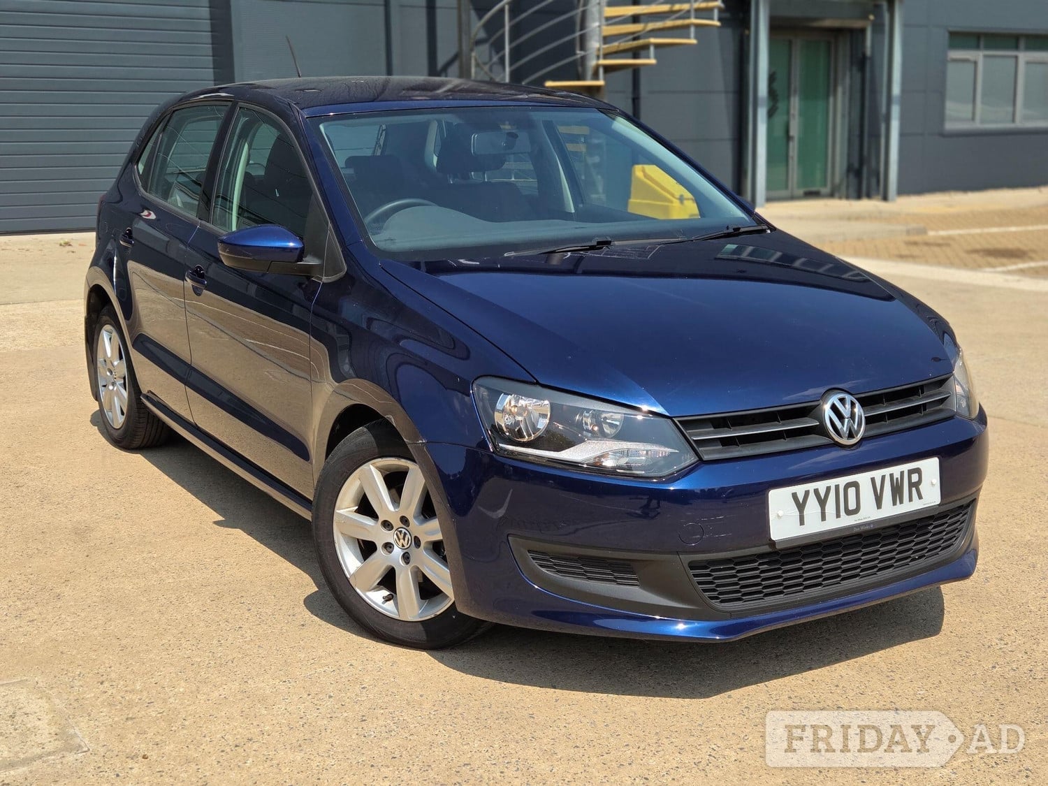 Volkswagen Polo 2010 - Cars