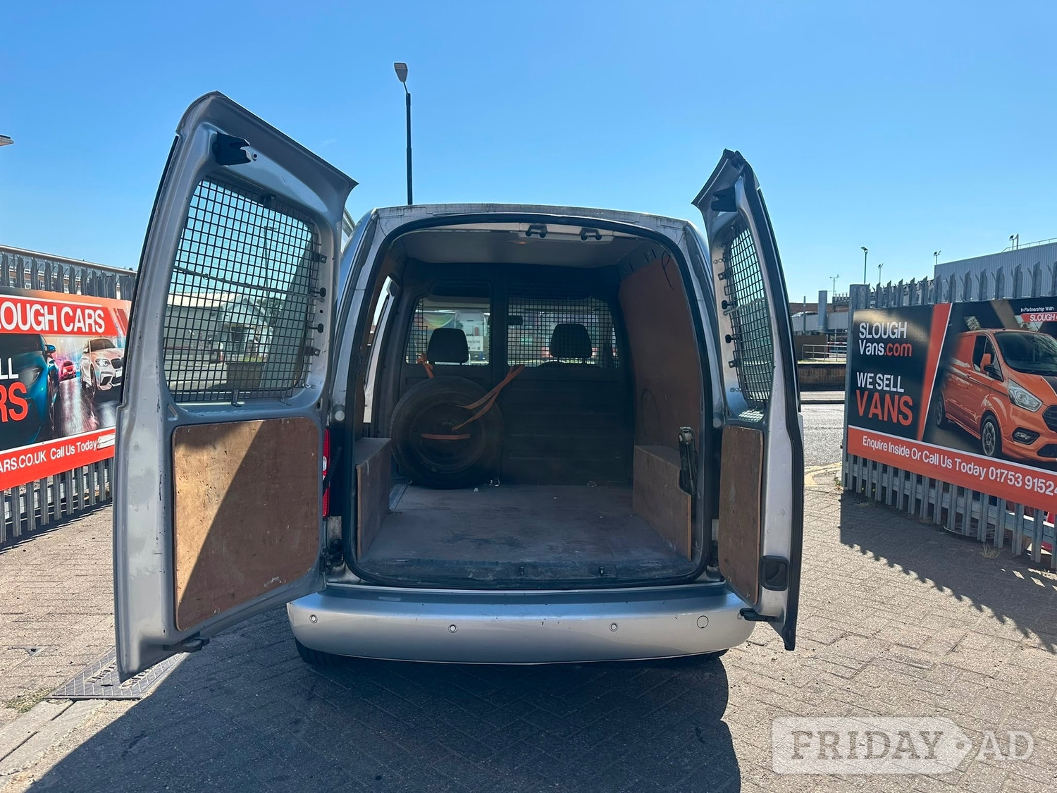 Volkswagen Caddy 2015 - Vans & Commercial Vehicles