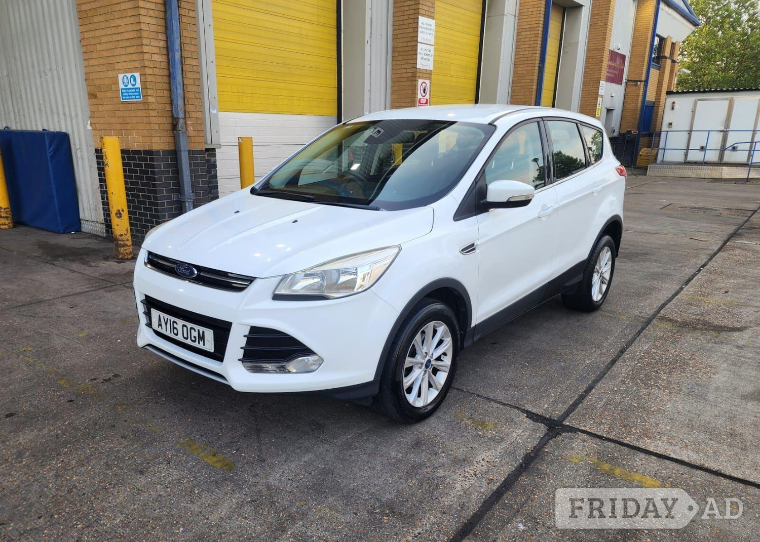 [ berth ]Ford Kuga