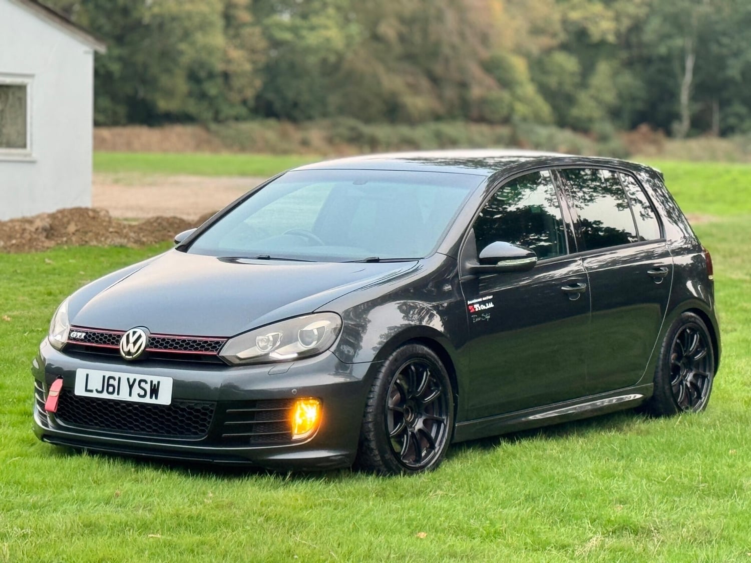 Volkswagen Golf 2011 - Cars