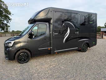 Equus ST3500 Renault Horsebox