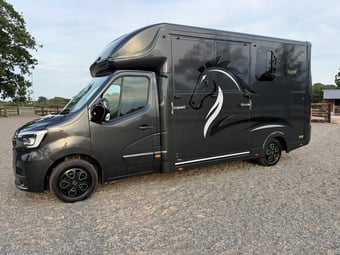 Equus ST3500 Renault Horsebox