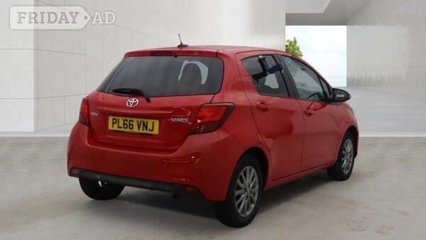 Toyota Yaris 2017 - Cars in Slough