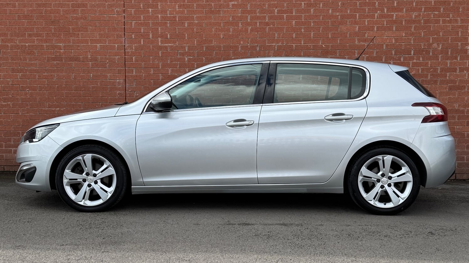 Peugeot 308 2015 - Cars