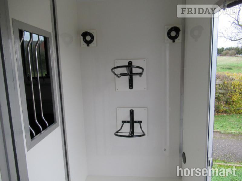 Movano Vauxhall Horsebox - Trailers & Horseboxes