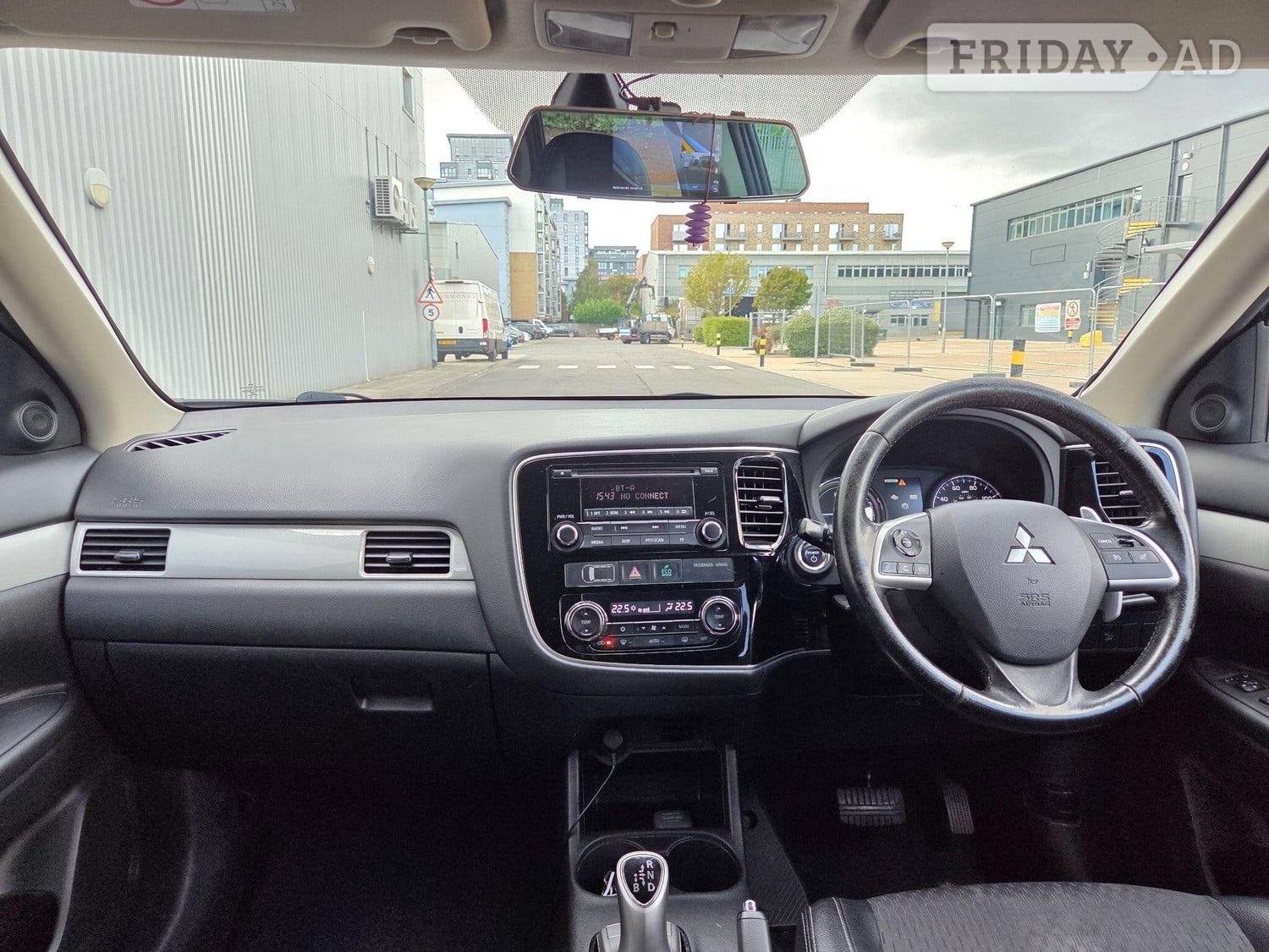 Mitsubishi Outlander 2015 - Cars in Slough