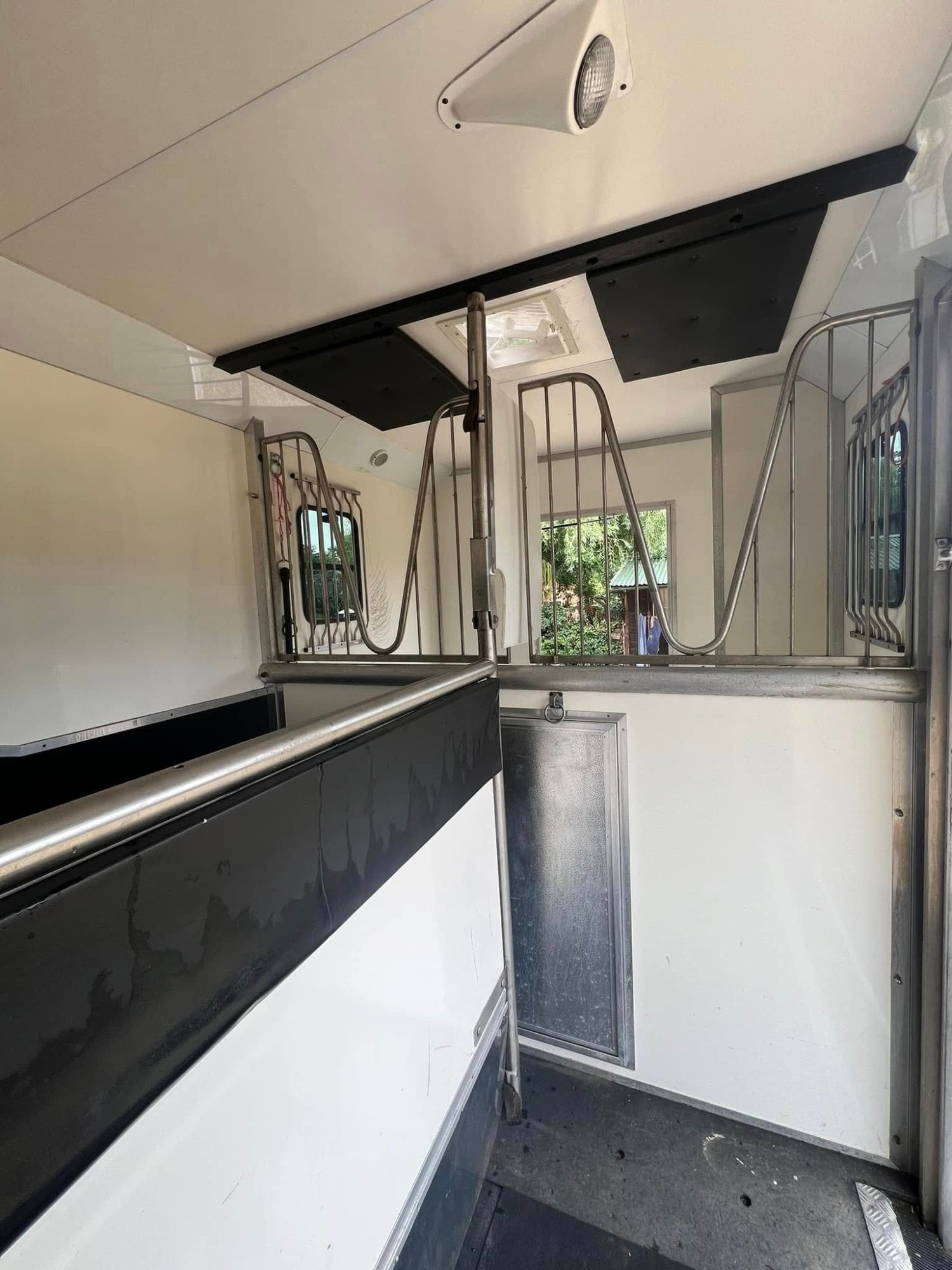 Alexanders  Fiat Horsebox - Trailers & Horseboxes