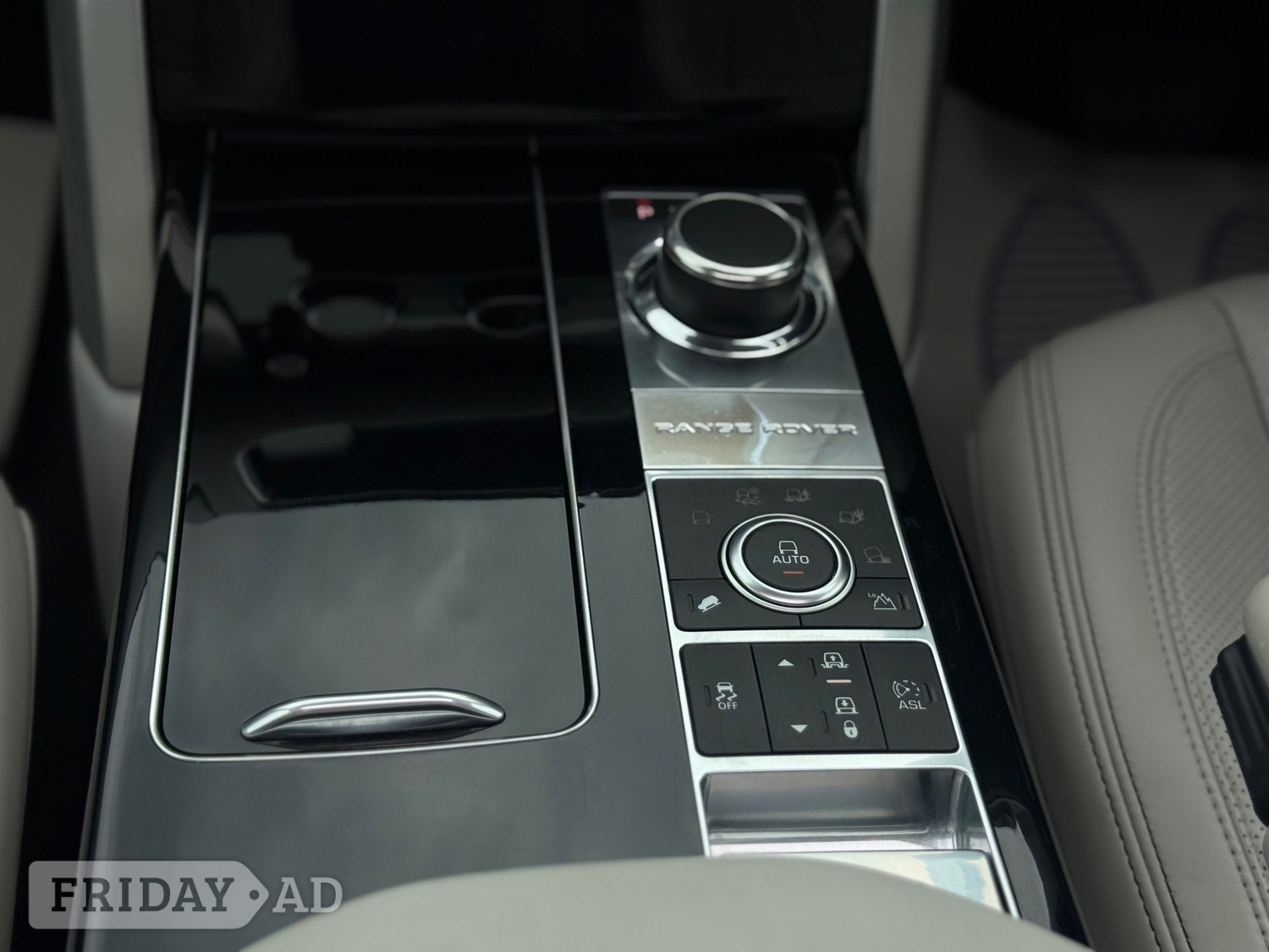 Land Rover Range Rover 2015 - Cars in Blackburn