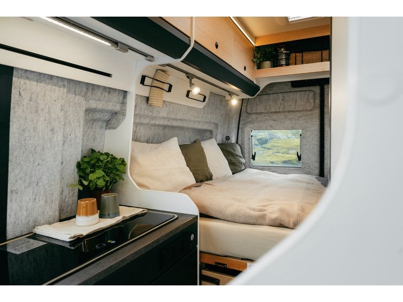 [2 berth ]Sunlight Ibex 604 D