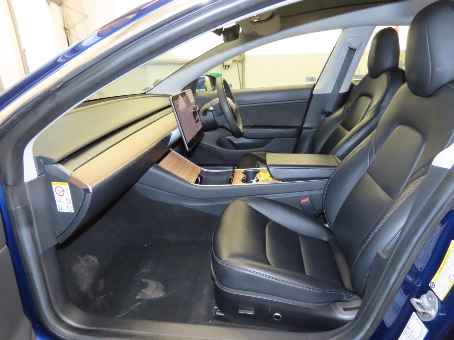 [ berth ]Tesla Model 3